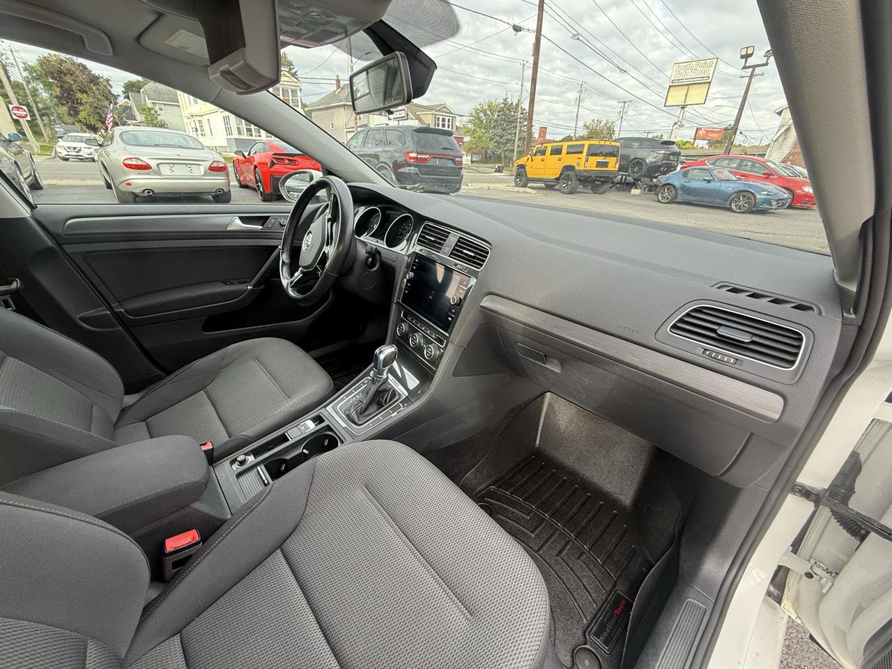 Used 2019 Volkswagen e-Golf SE w/ Driver Assistance Package FWD image 14