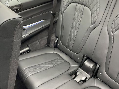 Used 2026 BMW X7 M60i AWD/4WD image 16