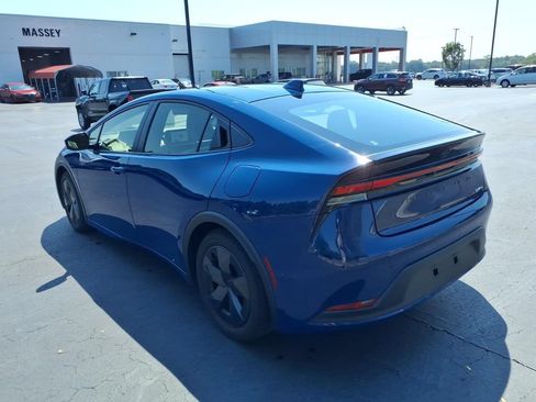 Used 2024 Toyota Prius LE FWD image 5