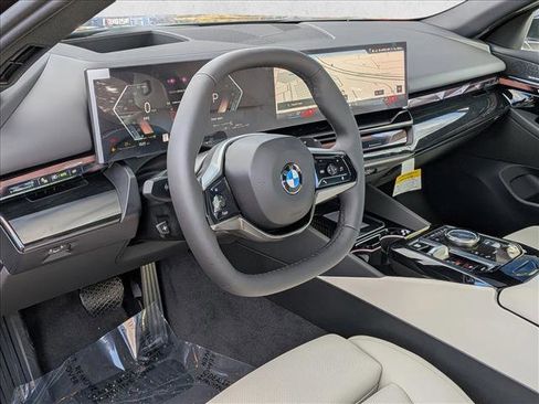 New 2026 BMW 540i xDrive AWD/4WD image 3