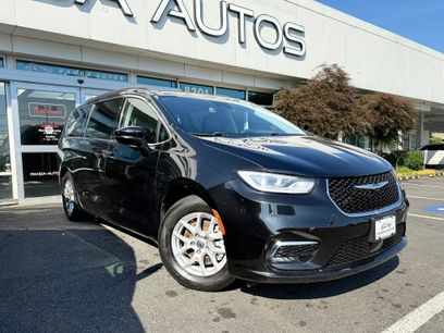 Used 2022 Chrysler Pacifica Touring-L