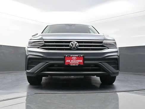 Used 2024 Volkswagen Tiguan SE AWD/4WD image 32