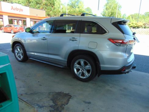 Used 2016 Toyota Highlander Limited Platinum AWD/4WD image 23