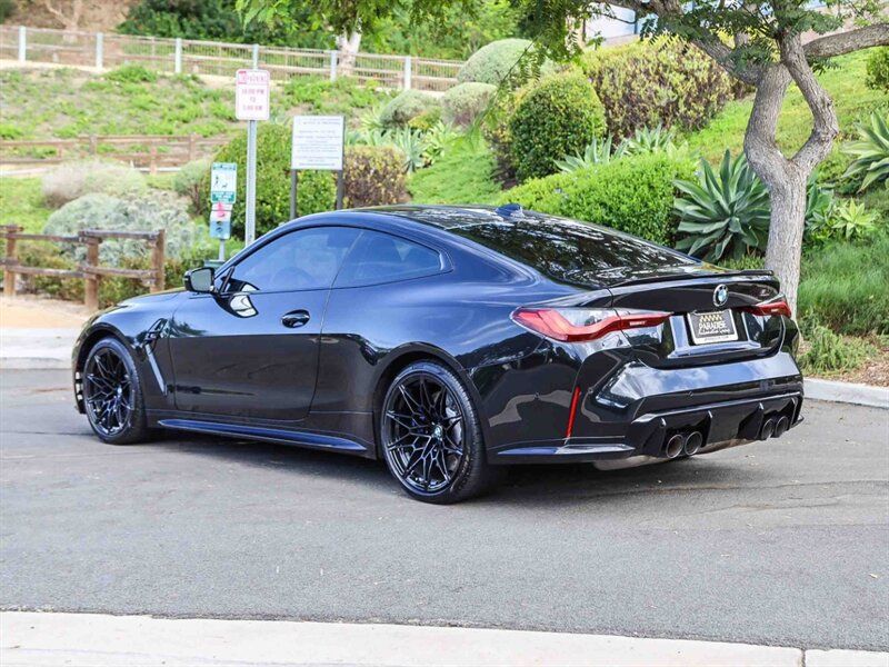 Used 2022 BMW M4 Competition w/ Executive Package RWD image 3