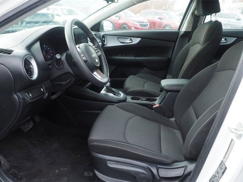 Used 2024 Kia Forte LXS image 9