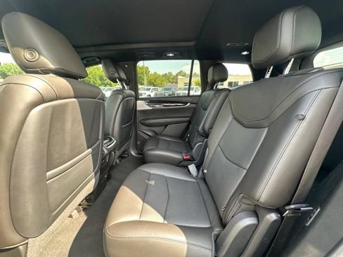 Used 2023 Cadillac XT6 Premium Luxury w/ Technology Package FWD image 23