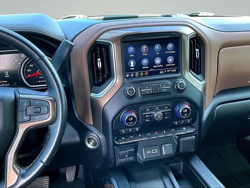 Used 2021 Chevrolet Silverado 1500 High Country w/ Technology Package AWD/4WD image 7