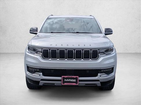 Used 2023 Jeep Wagoneer Series II w/ Premium Group I AWD/4WD image 2