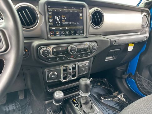 Used 2021 Jeep Gladiator Sport w/ Quick Order Package 24Q 80Th AWD/4WD image 29