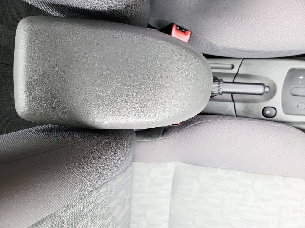 Used 2005 Ford Focus ZX4 Sedan FWD image 22