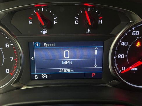 Certified 2023 GMC Acadia SLE w/ Driver Convenience Package image 3