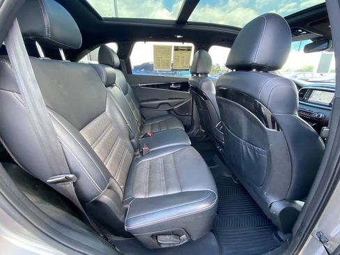 Used 2019 Kia Sorento SX FWD image 26