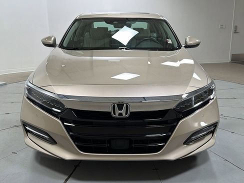Used 2020 Honda Accord Touring image 2