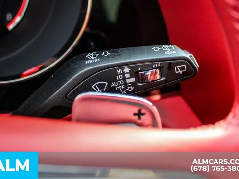 Used 2023 Bentley Bentayga image 32