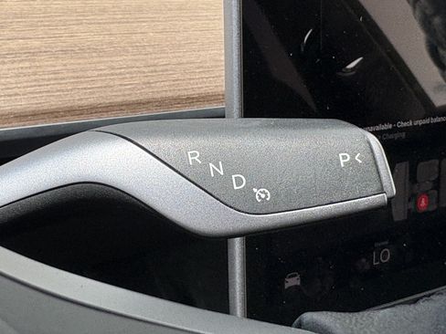 Used 2024 Tesla Model Y 2WD image 20