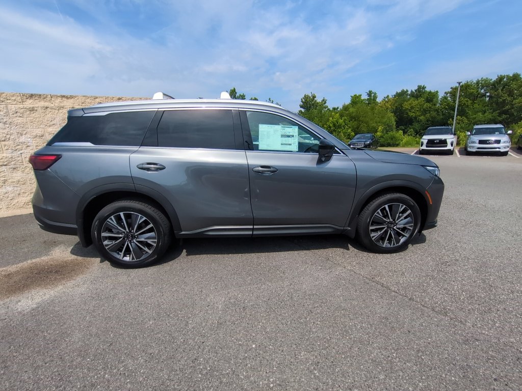 Certified 2027 INFINITI QX60 Luxe w/ Cargo Package FWD image 4