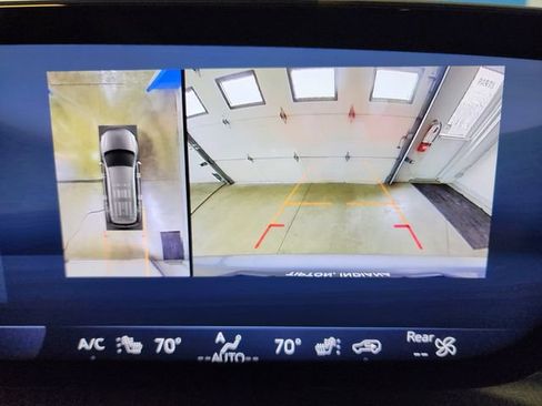 Certified 2025 Buick Enclave Preferred image 29