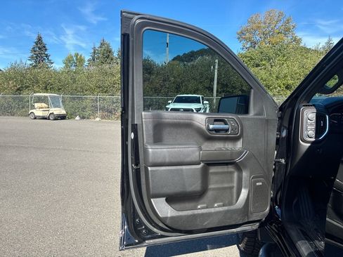 Used 2021 GMC Sierra 1500 AT4 w/ Technology Package AWD/4WD image 12