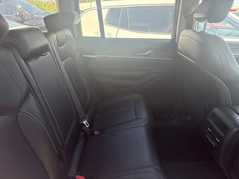 Used 2023 Jeep Grand Cherokee Limited AWD/4WD image 32