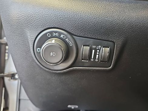 Used 2022 Jeep Compass Trailhawk w/ Trailhawk Elite Group AWD/4WD image 25