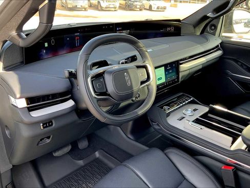 New 2025 Lincoln Navigator L Reserve w/ Jet Appearance Package image 8