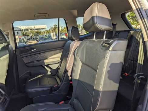 Certified 2023 Volkswagen Atlas SE image 7