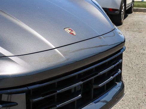 Used 2024 Porsche Cayenne AWD/4WD image 6