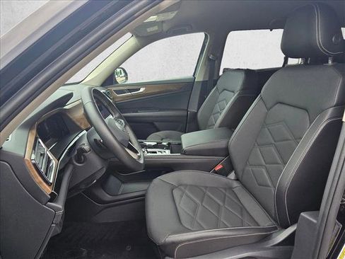 Used 2026 Volkswagen Atlas SE AWD/4WD image 14