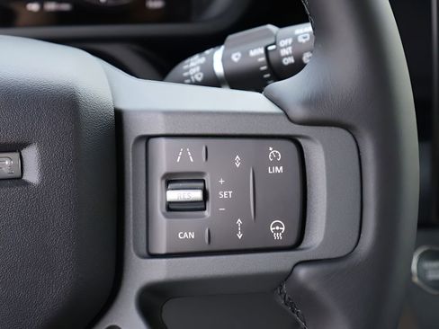 New 2026 Land Rover Defender 110 X-Dynamic SE AWD/4WD image 31