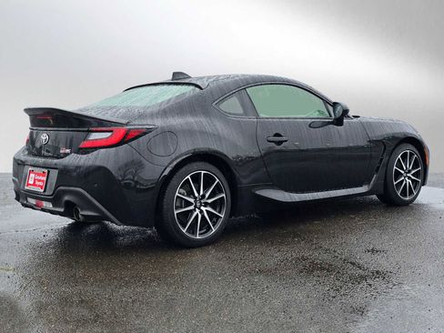 Used 2023 Toyota GR86 image 3