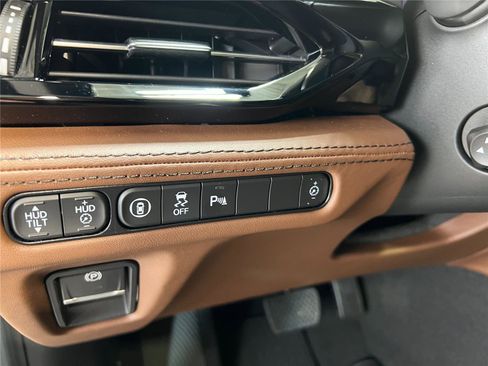 New 2026 Acura MDX SH-AWD w/Advance image 16