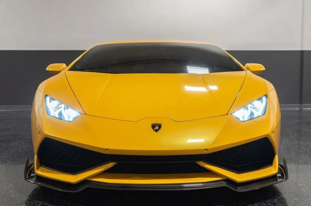 Used 2015 Lamborghini Huracan LP 610-4 AWD/4WD image 2
