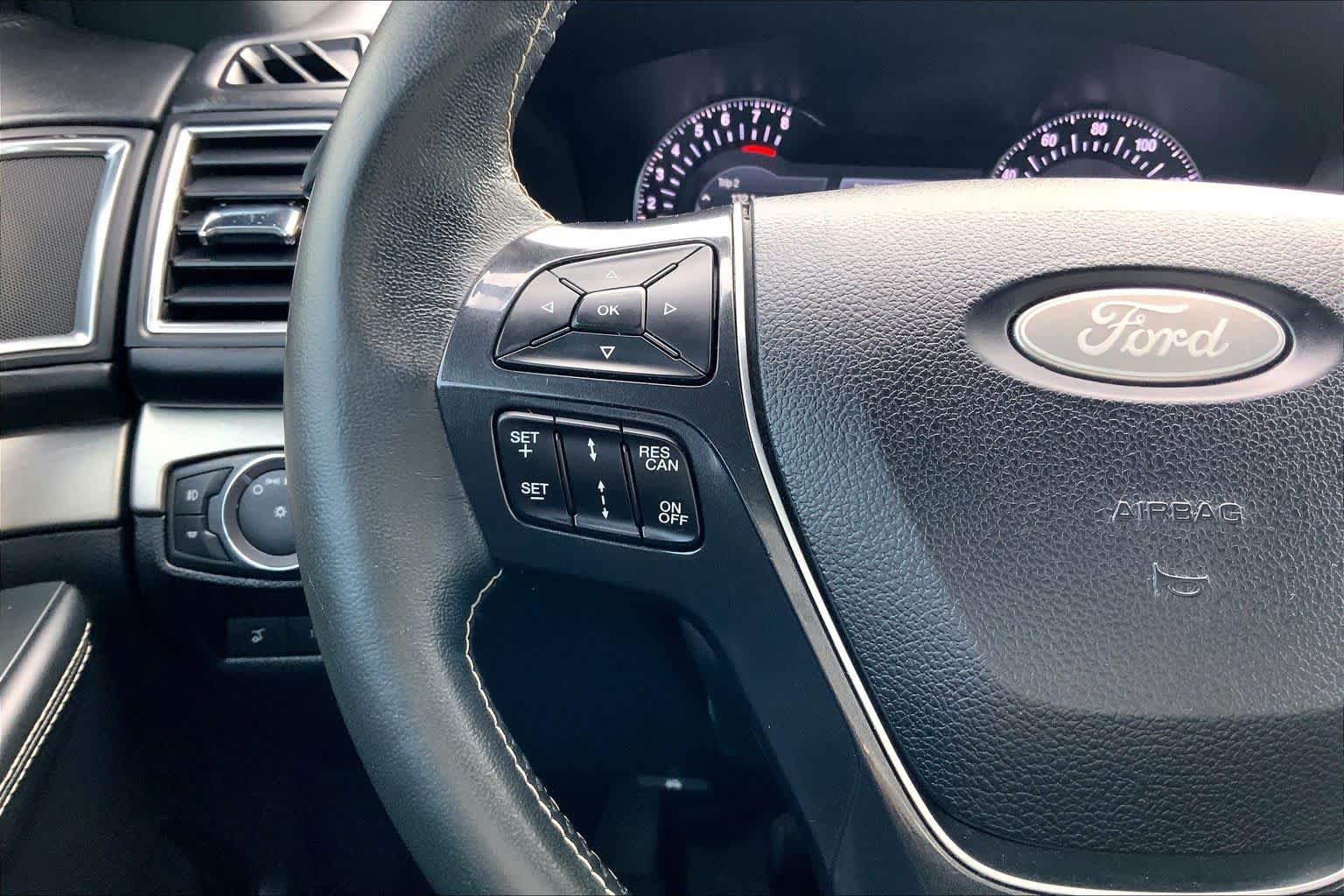 Used 2019 Ford Explorer Platinum AWD/4WD image 23