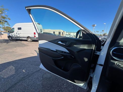 Used 2025 Chevrolet Trax LT image 20