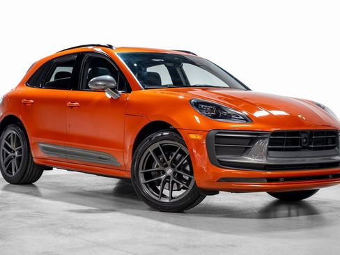 Used 2023 Porsche Macan T image 2