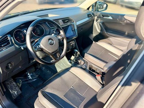 Used 2018 Volkswagen Tiguan SEL AWD/4WD image 8