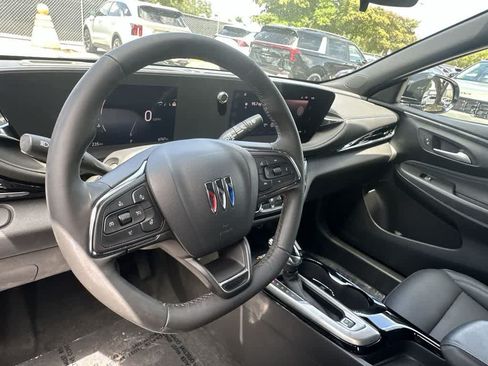 Used 2025 Buick Envista Sport Touring w/ Convenience I Package FWD image 20