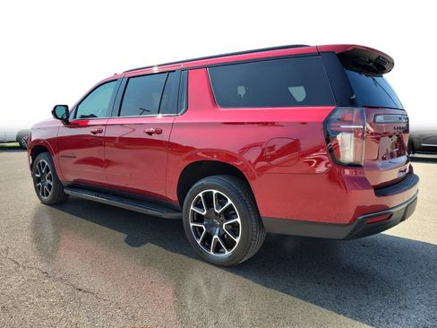 Used 2022 Chevrolet Suburban RST w/ Max Trailering Package AWD/4WD image 3