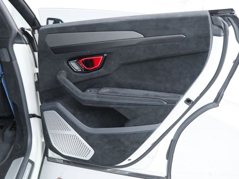 Used 2023 Lamborghini Urus Performante image 23