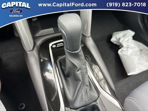 Used 2025 Toyota Corolla Cross SE w/ Moonroof Package image 30