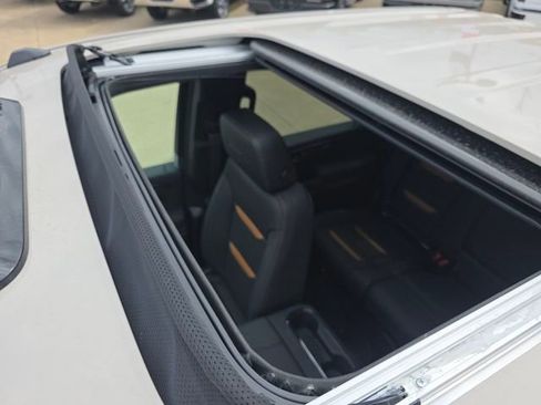 New 2026 GMC Sierra 3500 AT4 w/ AT4 Premium Plus Package AWD/4WD image 4