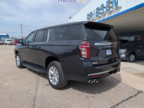 Used 2023 Chevrolet Suburban Premier image 3