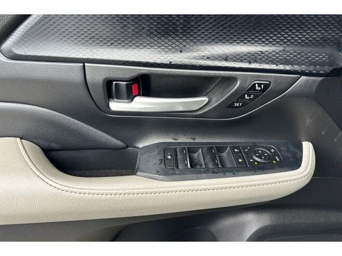 Certified 2024 Toyota Grand Highlander AWD Hybrid image 11
