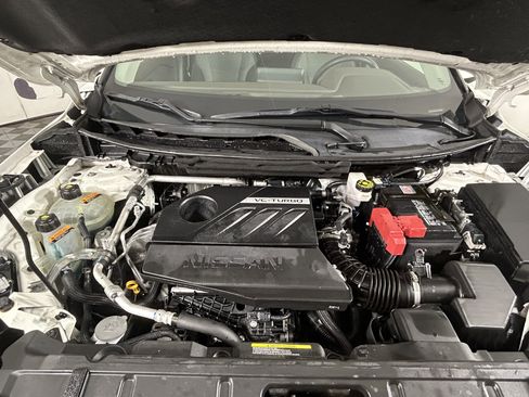 Certified 2022 Nissan Rogue SV image 32