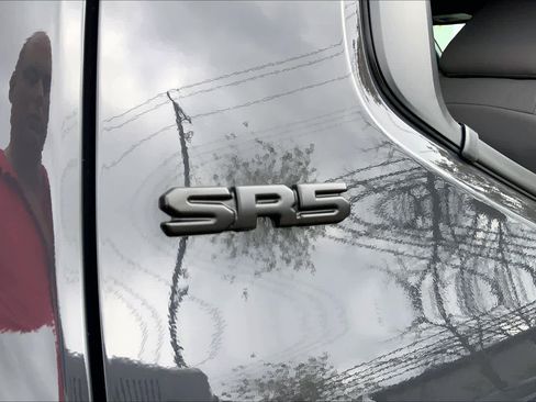 Used 2025 Toyota Tacoma SR5 image 9