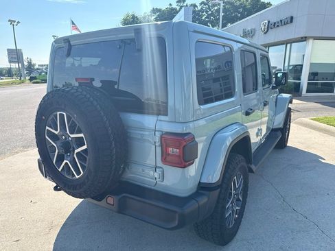 Used 2024 Jeep Wrangler Unlimited Sahara AWD/4WD image 6