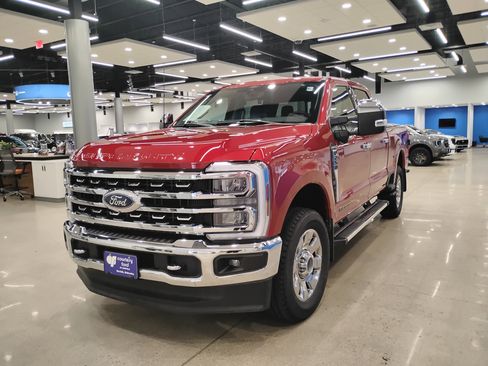 Used 2024 Ford F250 Lariat w/ Chrome Package image 4