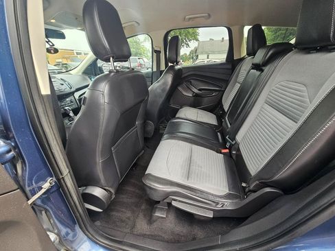 Used 2018 Ford Escape SE w/ SE Sport Appearance Package FWD image 22