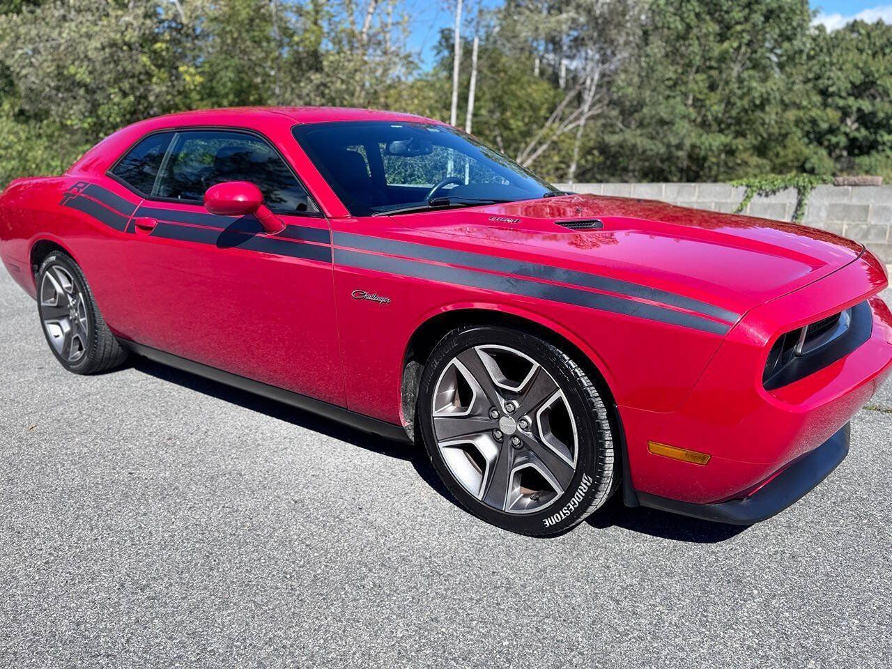 Used 2012 Dodge Challenger R/T RWD image 1