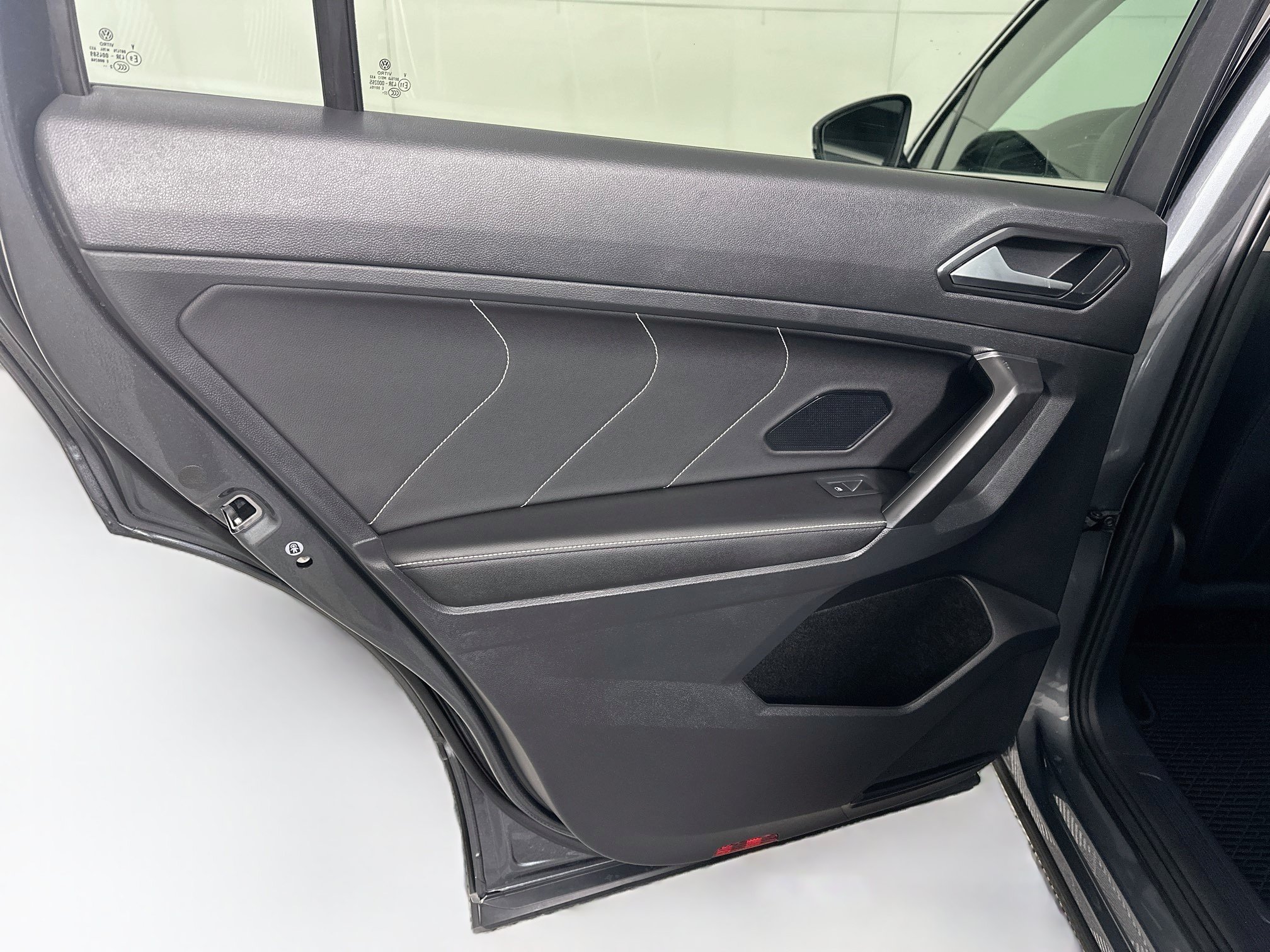 Used 2023 Volkswagen Tiguan SE FWD image 26